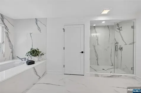 22 Glen Carl Road Upper Saddle River NJ 07458