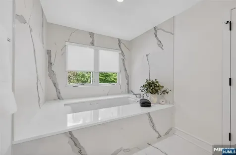 22 Glen Carl Road Upper Saddle River NJ 07458