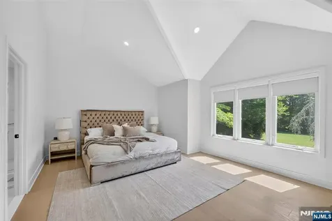22 Glen Carl Road Upper Saddle River NJ 07458