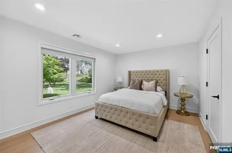 22 Glen Carl Road Upper Saddle River NJ 07458