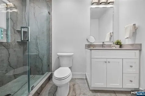 22 Glen Carl Road Upper Saddle River NJ 07458