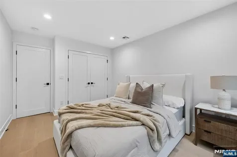 22 Glen Carl Road Upper Saddle River NJ 07458