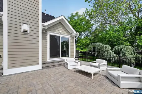 22 Glen Carl Road Upper Saddle River NJ 07458