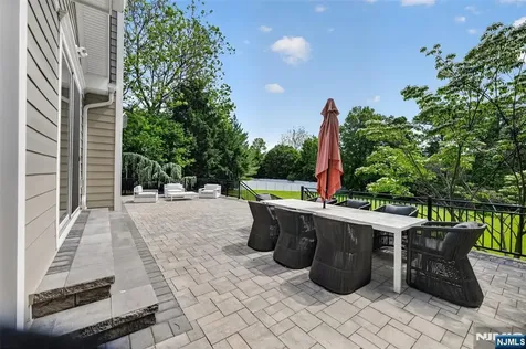 22 Glen Carl Road Upper Saddle River NJ 07458