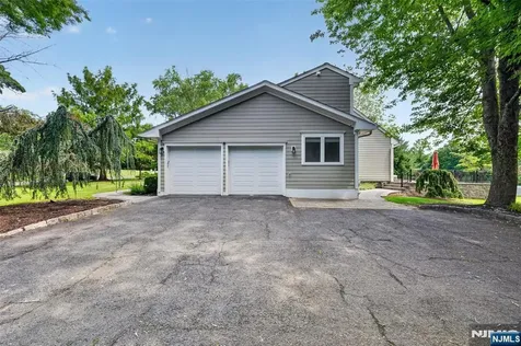 22 Glen Carl Road Upper Saddle River NJ 07458