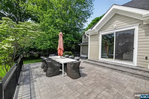 22 Glen Carl Road Upper Saddle River NJ 07458