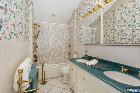 164 Page Street Elmwood Park NJ 07407
