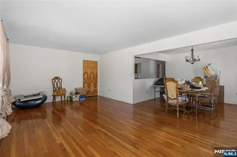 164 Page Street Elmwood Park NJ 07407