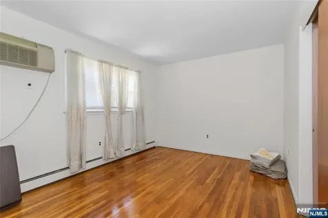 164 Page Street Elmwood Park NJ 07407