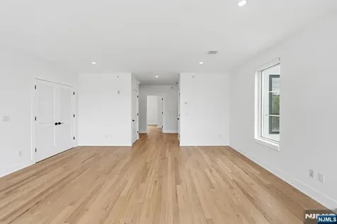 561-565 Broadway Westwood NJ 07675