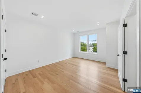 561-565 Broadway Westwood NJ 07675