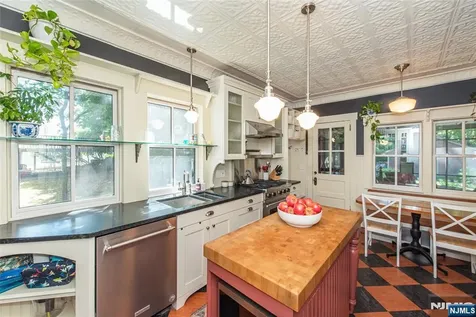 35 Brookside Avenue Caldwell NJ 07006