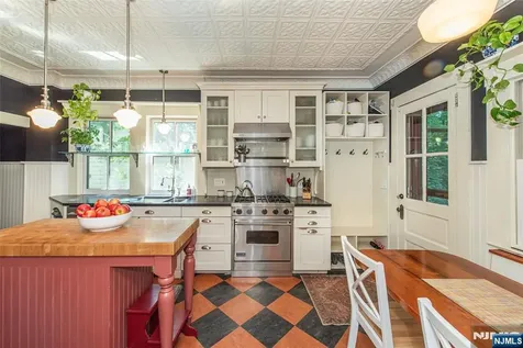 35 Brookside Avenue Caldwell NJ 07006