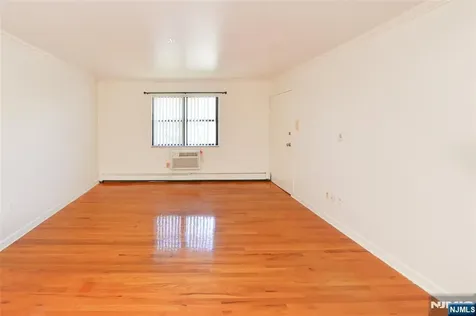 729 10th Street Secaucus NJ 07094