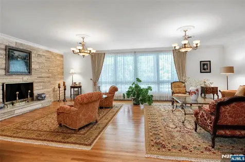 3 Highwood Place Alpine NJ 07620