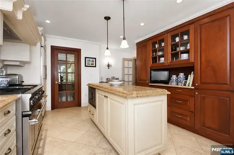 3 Highwood Place Alpine NJ 07620