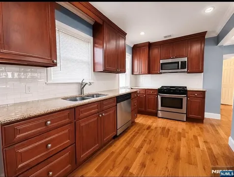 453 Glenwood Avenue Teaneck NJ 07666