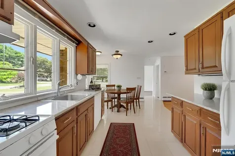 403 Oakland Avenue Oakland NJ 07436