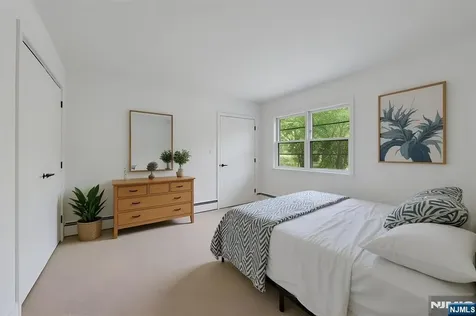 403 Oakland Avenue Oakland NJ 07436