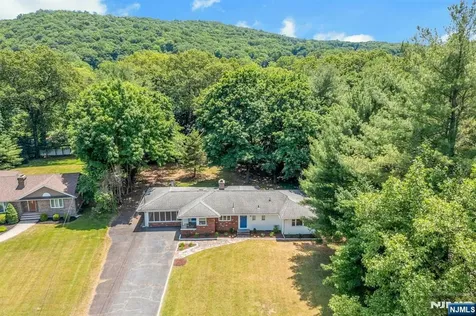 403 Oakland Avenue Oakland NJ 07436