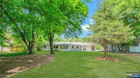 403 Oakland Avenue Oakland NJ 07436