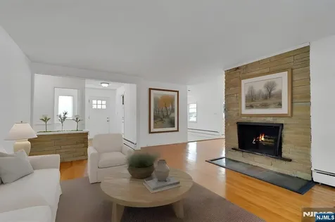 403 Oakland Avenue Oakland NJ 07436