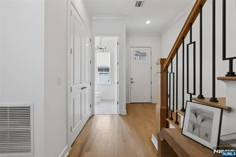 22 Gabriel Court Paramus NJ 07652