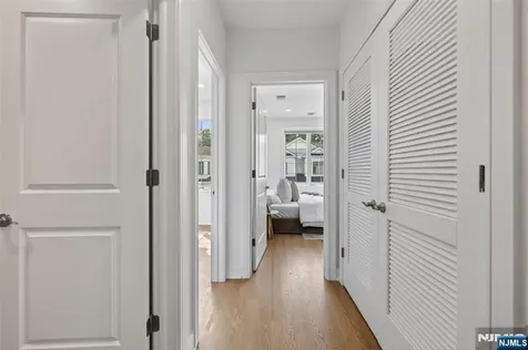 22 Gabriel Court Paramus NJ 07652