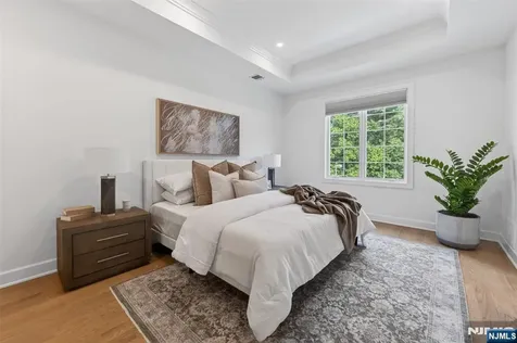 22 Gabriel Court Paramus NJ 07652