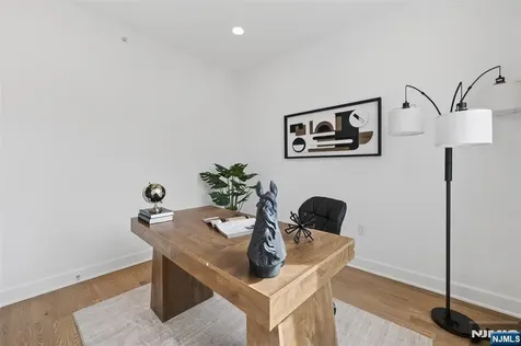 22 Gabriel Court Paramus NJ 07652