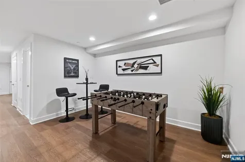 22 Gabriel Court Paramus NJ 07652