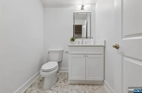 22 Gabriel Court Paramus NJ 07652