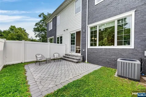 22 Gabriel Court Paramus NJ 07652