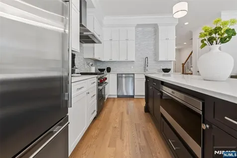 22 Gabriel Court Paramus NJ 07652