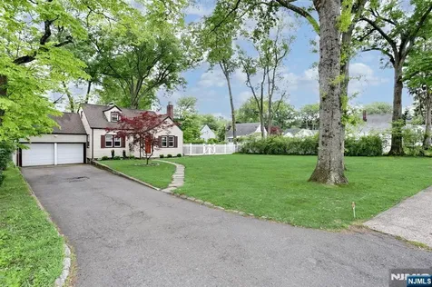 191 4th Avenue Westwood NJ 07675