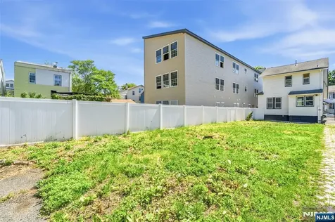 35 Grand Avenue Newark NJ 07106