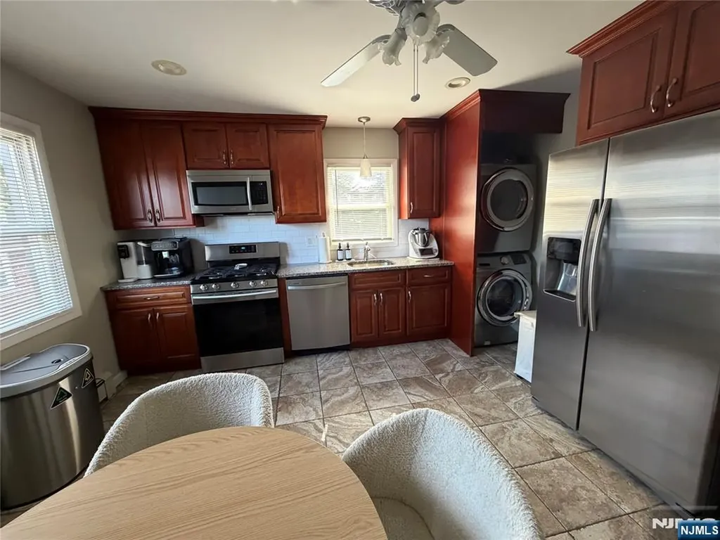 10 West Street Elmwood Park NJ 07407