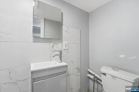 210 17th Street Bloomfield NJ 07003