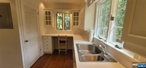 437 Summit Street Ridgewood NJ 07450