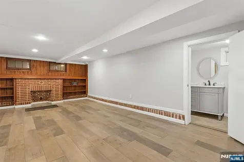 26 Ferncliff Road Bloomfield NJ 07003