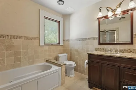 26 Ferncliff Road Bloomfield NJ 07003