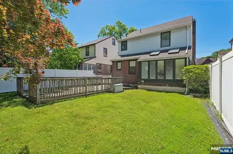 26 Ferncliff Road Bloomfield NJ 07003