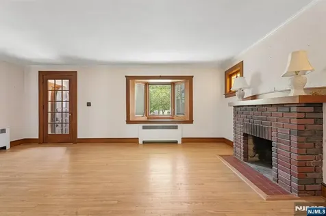 26 Ferncliff Road Bloomfield NJ 07003