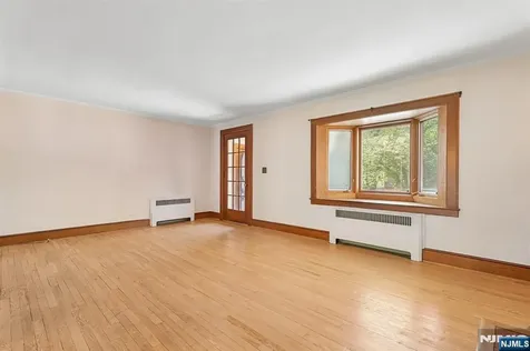 26 Ferncliff Road Bloomfield NJ 07003