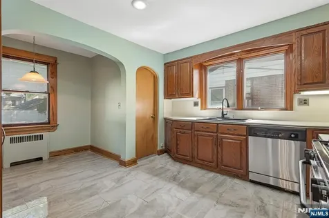 26 Ferncliff Road Bloomfield NJ 07003