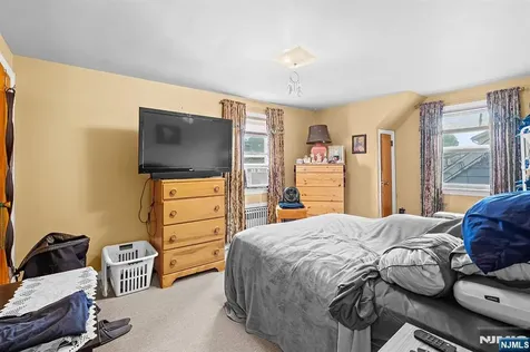 57 Devon Street North Arlington NJ 07031