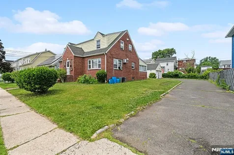 57 Devon Street North Arlington NJ 07031