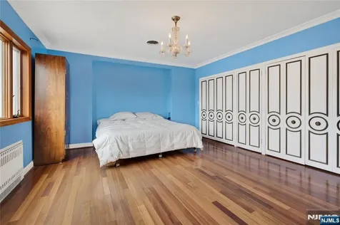 25 Cresthill Avenue Clifton NJ 07012