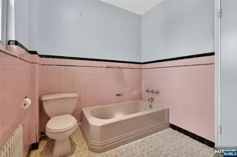 25 Cresthill Avenue Clifton NJ 07012