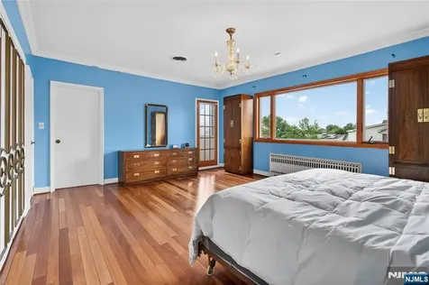 25 Cresthill Avenue Clifton NJ 07012